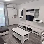 2 Moonlight Et 1 Apartment Mamaia