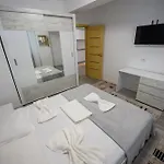 2 Moonlight Et 1 Apartment