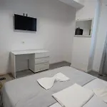2 Moonlight Et 1 Apartment *