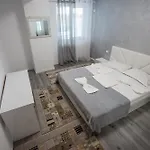 2 Moonlight Et 1 Apartment