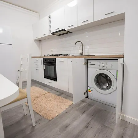 2 Moonlight Et 1 Apartment Mamaia