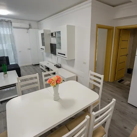 2 Moonlight Et 1 Apartment Mamaia