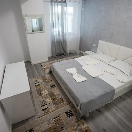 2 Moonlight Et 1 Apartment